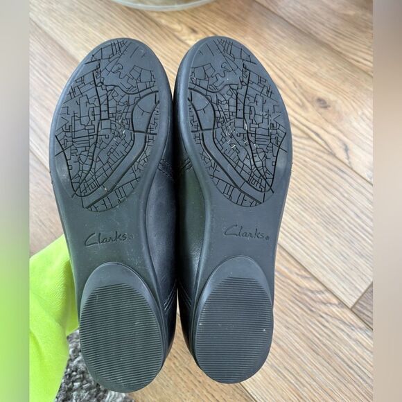 Clark’s Cloudsteppers black leather slip on ballet flats - Picture 7 of 8